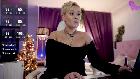 Snapshot of divine_kim chatting on 20, 1, 2025 Miss Kim online show from 20, 1, 2025