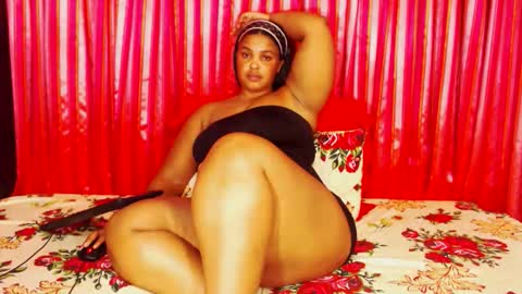 Snapshot of divinebooty93 chatting on 26, 2, 2026 divinebooty93 online show from 26, 2, 2026