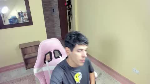 Snapshot of djtrejo_ chatting on 12, 11, 2025 Alex Trejo online show from 12, 11, 2025