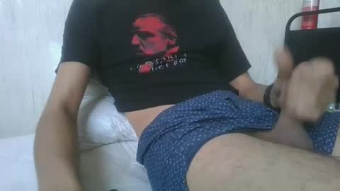 Snapshot of djull100 chatting on 21, 11, 2025 djull100 online show from 21, 11, 2025