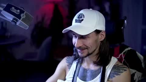 Snapshot of dl_raven chatting on 8, 11, 2025 Silverhand online show from 8, 11, 2025