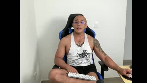 DoctorGymxxx95 online show from 28, 9, 2025
