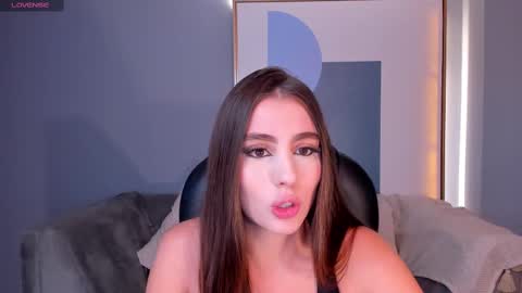 Snapshot of dolcieelliot chatting on 3, 3, 2025 Dolcie online show from 3, 3, 2025