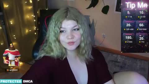 Snapshot of doll_chloe_ chatting on 5, 1, 2025 Chloe online show from 5, 1, 2025