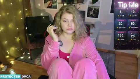 Snapshot of doll_chloe_ chatting on 13, 1, 2025 Chloe online show from 13, 1, 2025