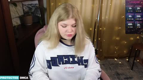 Snapshot of doll_chloe_ chatting on 22, 1, 2025 Chloe online show from 22, 1, 2025