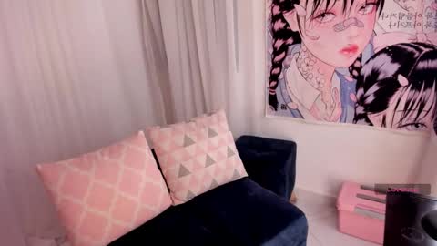 Snapshot of doll_venus chatting on 17, 3, 2026 Roxana independent model can you help me reach 100 hands up uwu online show from 17, 3, 2026