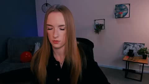 Snapshot of doll_vey chatting on 28, 2, 2025 doll_vey online show from 28, 2, 2025