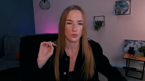 Snapshot of doll_vey chatting on 28, 2, 2025 doll_vey online show from 28, 2, 2025