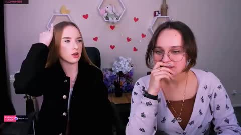 Snapshot of doll_vey chatting on 1, 3, 2025 doll_vey online show from 1, 3, 2025