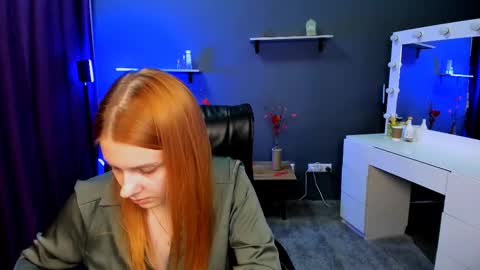 Snapshot of doll_vey chatting on 6, 3, 2025 doll_vey online show from 6, 3, 2025