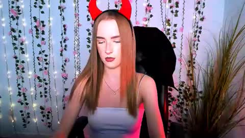 Snapshot of doll_vey chatting on 13, 9, 2025 doll_vey online show from 13, 9, 2025