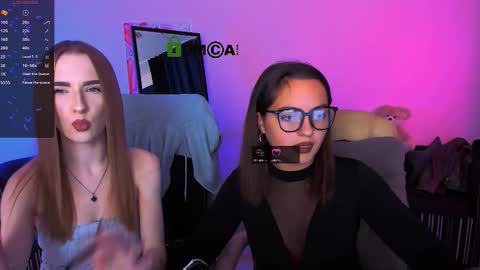 Snapshot of doll_vey chatting on 13, 10, 2025 doll_vey online show from 13, 10, 2025