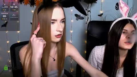 Snapshot of doll_vey chatting on 25, 10, 2025 doll_vey online show from 25, 10, 2025