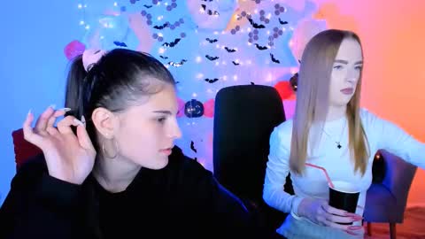 Snapshot of doll_vey chatting on 27, 10, 2025 doll_vey online show from 27, 10, 2025