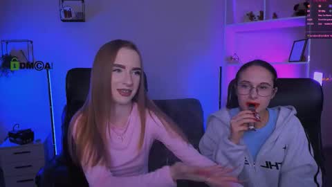 Snapshot of doll_vey chatting on 6, 11, 2025 doll_vey online show from 6, 11, 2025