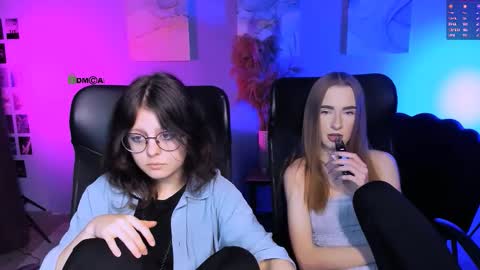 Snapshot of doll_vey chatting on 21, 11, 2025 doll_vey online show from 21, 11, 2025