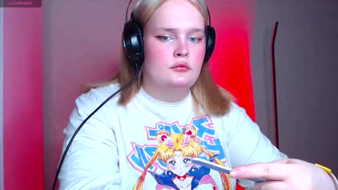 Snapshot of dolled_up_cvnt chatting on 28, 10, 2025 Miss Rose online show from 28, 10, 2025