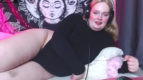 Snapshot of dolled_up_cvnt chatting on 8, 11, 2025 Miss Rose online show from 8, 11, 2025