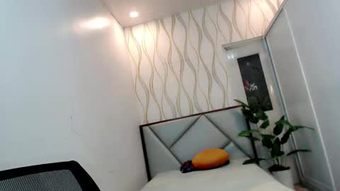 Make me Happy online show from 18, 10, 2025