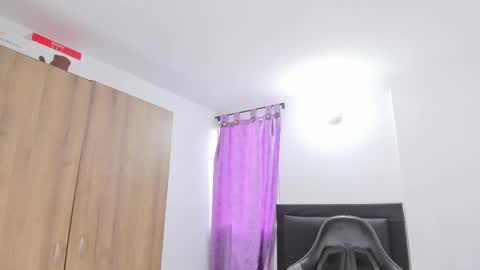 Snapshot of dolly_walker chatting on 26, 10, 2025 dolly walker online show from 26, 10, 2025