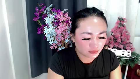 Snapshot of dolly_yume chatting on 31, 10, 2025 YUMEE online show from 31, 10, 2025