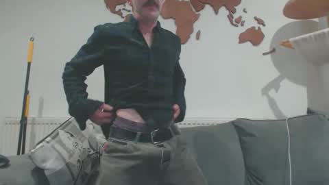 Snapshot of dombolio chatting on 4, 4, 2026 Dombol online show from 4, 4, 2026