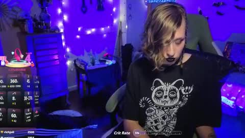 Snapshot of dominantman18064 chatting on 18, 10, 2025 Bigbearnbunnyboy online show from 18, 10, 2025