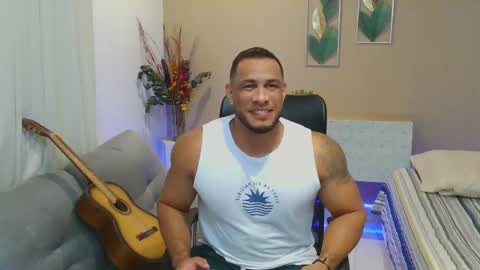 dominic_hulk1 online show from 4, 10, 2025