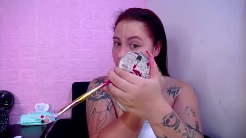 Snapshot of dominic_queen chatting on 31, 10, 2025 online show from 31, 10, 2025