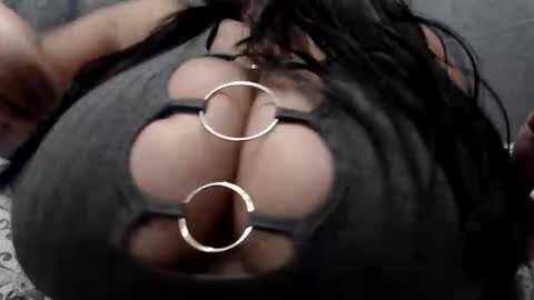 Snapshot of dominicanpoison chatting on 26, 11, 2025 MizzIssy online show from 26, 11, 2025