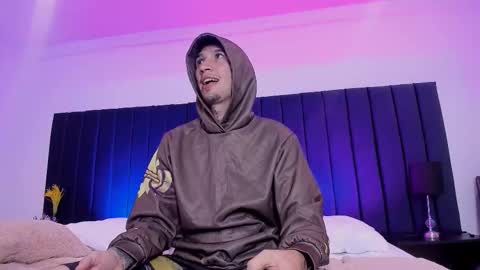 dominik_thompson777 online show from 4, 11, 2025