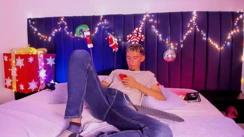 dominik_thompson777 online show from 22, 11, 2025