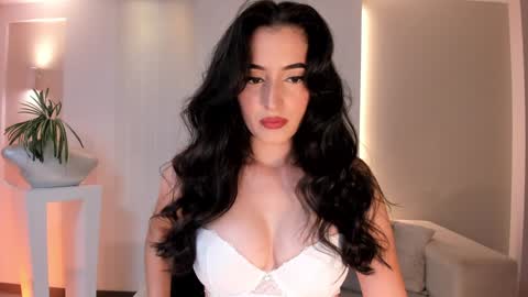 Snapshot of dominiquevega_ chatting on 6, 1, 2025 Dominique online show from 6, 1, 2025