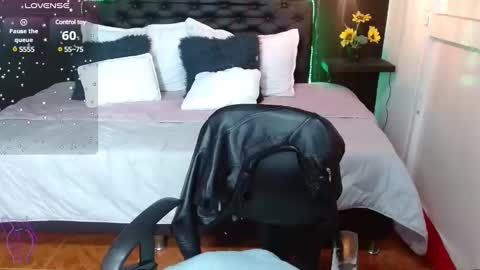  D O M I N K  online show from 31, 1, 2025