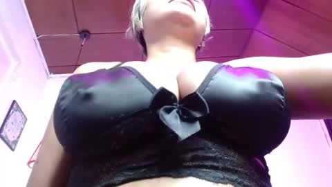 Snapshot of domink_gilr chatting on 20, 2, 2026 D O M I N K online show from 20, 2, 2026