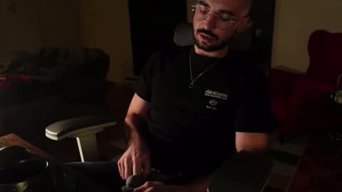 Snapshot of domtop_eric chatting on 4, 2, 2026 domtop_eric online show from 4, 2, 2026