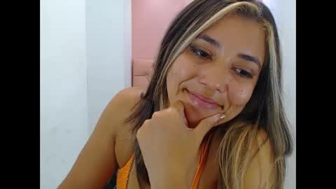 dona_tella online show from 24, 9, 2025