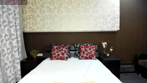 Donna On GMT2 Mon-Fri 3-9 AM online show from 5, 12, 2024