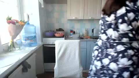 Tatiana 43 curvy sexy body and Joanna redhead 39 years online show from 31, 12, 2024