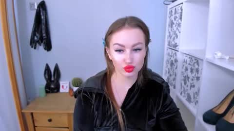 DonnaSensual online show from 3, 2, 2026