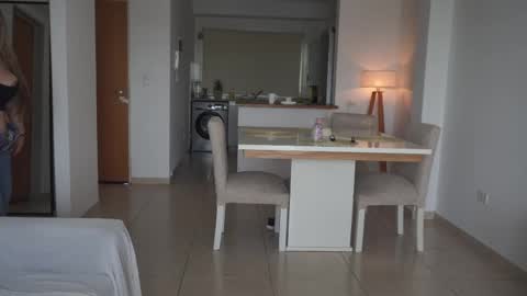 Snapshot of donnna19 chatting on 17, 10, 2025 Donatella online show from 17, 10, 2025