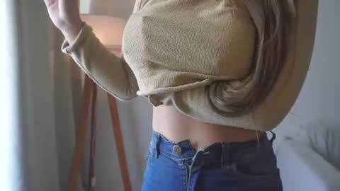 Snapshot of donnna19 chatting on 29, 10, 2025 Donatella online show from 29, 10, 2025