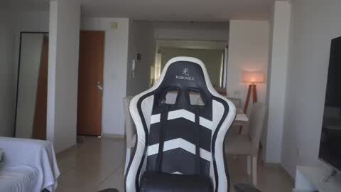 Snapshot of donnna19 chatting on 6, 11, 2025 Donatella online show from 6, 11, 2025