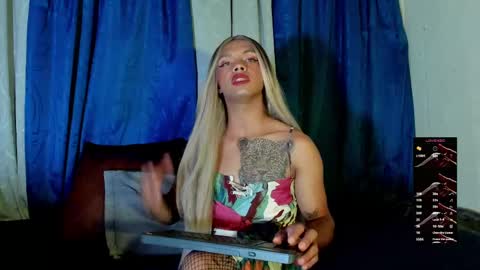 Nicolle online show from 11, 10, 2025