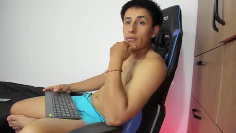 Snapshot of dorman_boy chatting on 13, 11, 2025 dorman_boy online show from 13, 11, 2025