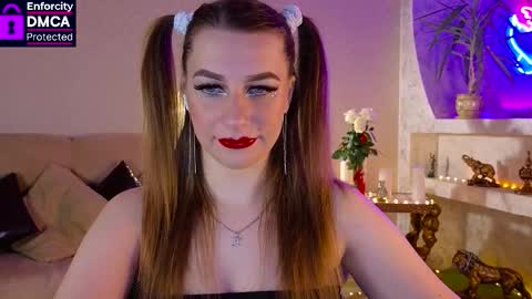 Snapshot of doublemeow chatting on 21, 11, 2025 Emily online show from 21, 11, 2025