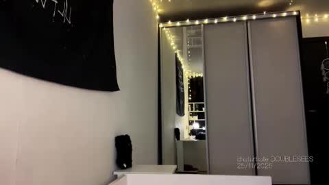 MOLLYYYY dont forget to give me a thumb up online show from 25, 11, 2025