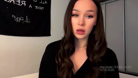 MOLLYYYY dont forget to give me a thumb up online show from 15, 12, 2025