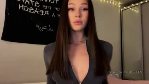 MOLLYYYY dont forget to give me a thumb up online show from 1, 4, 2026